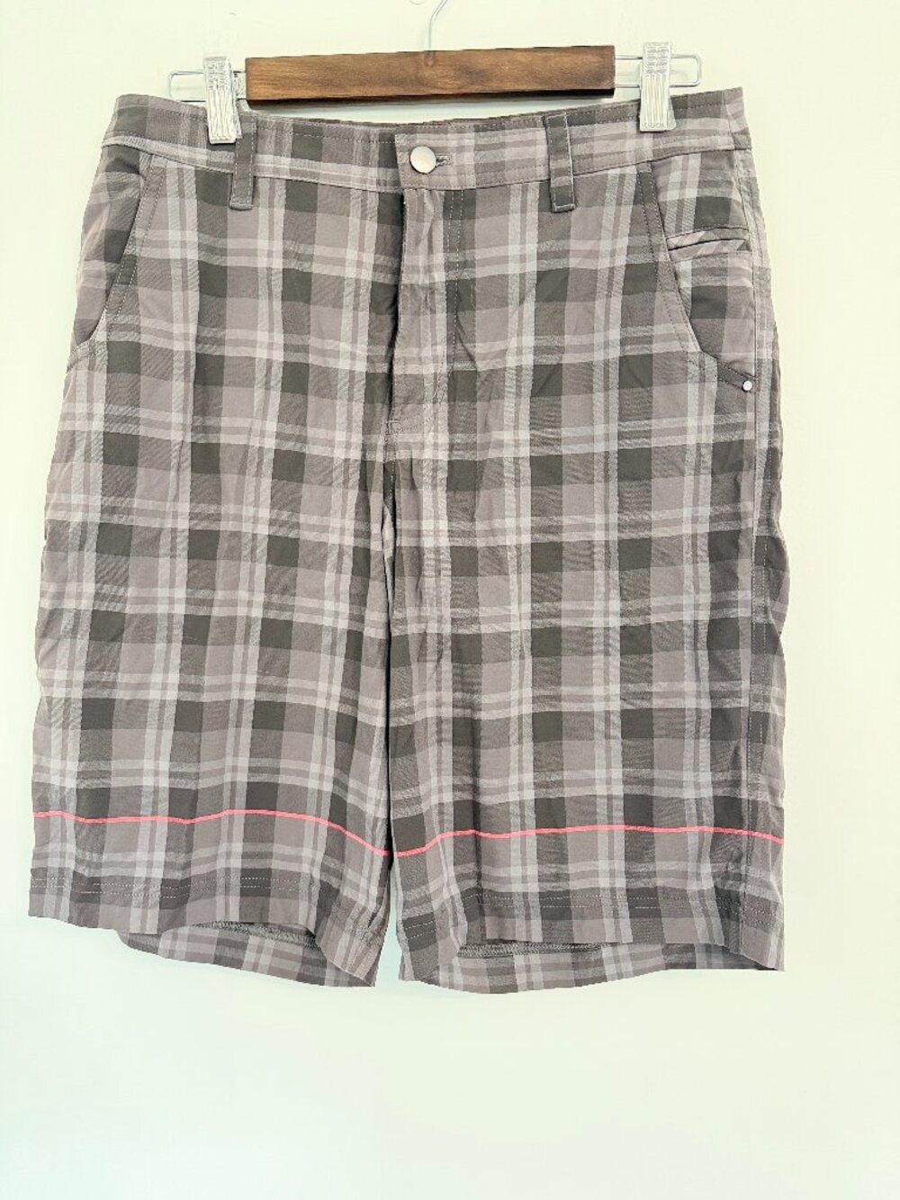 🔥 Lululemon Plaid Shorts – Size 32 – Performance Golf / Casual 🔥